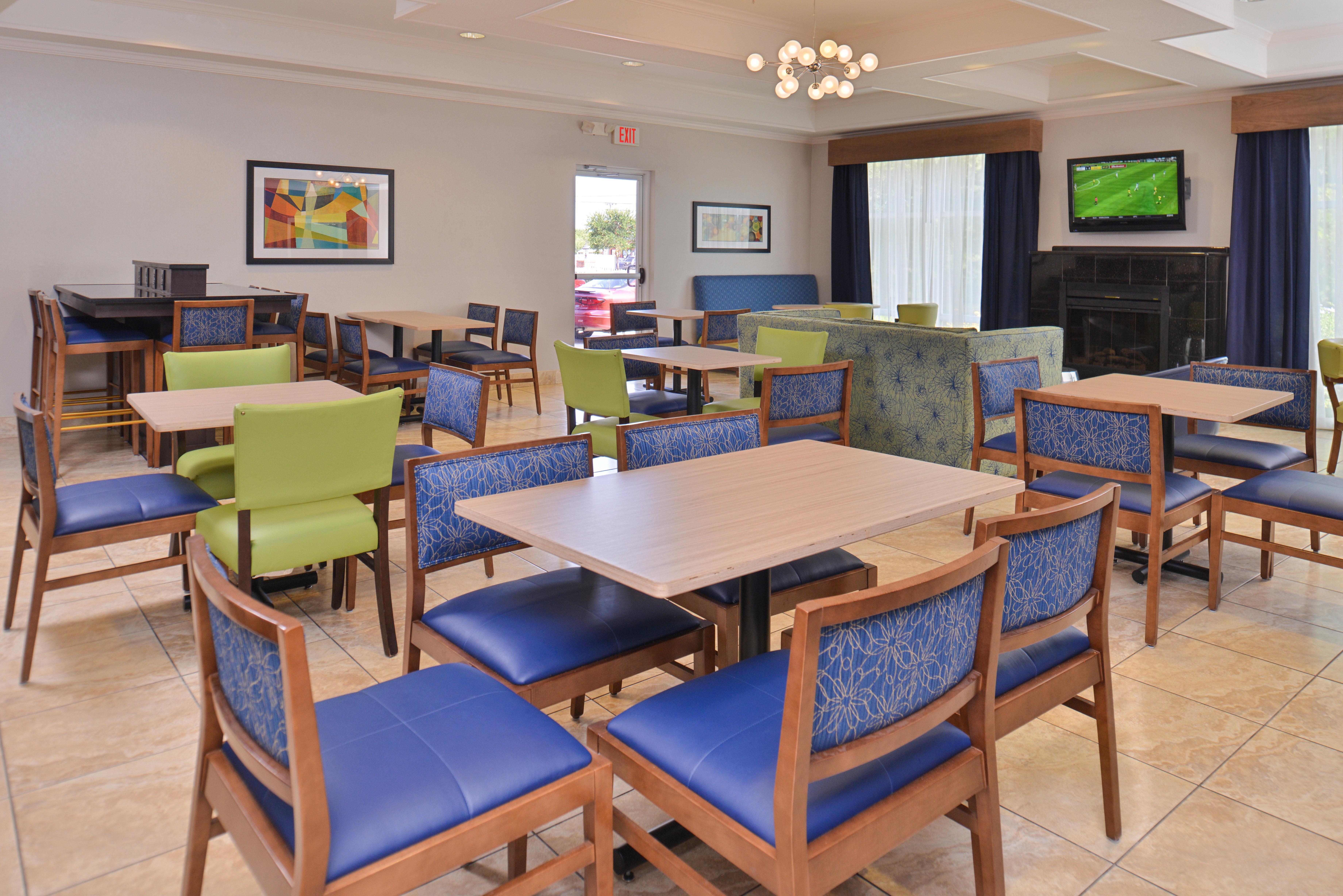 Holiday Inn Express & Suites San Antonio South Dış mekan fotoğraf