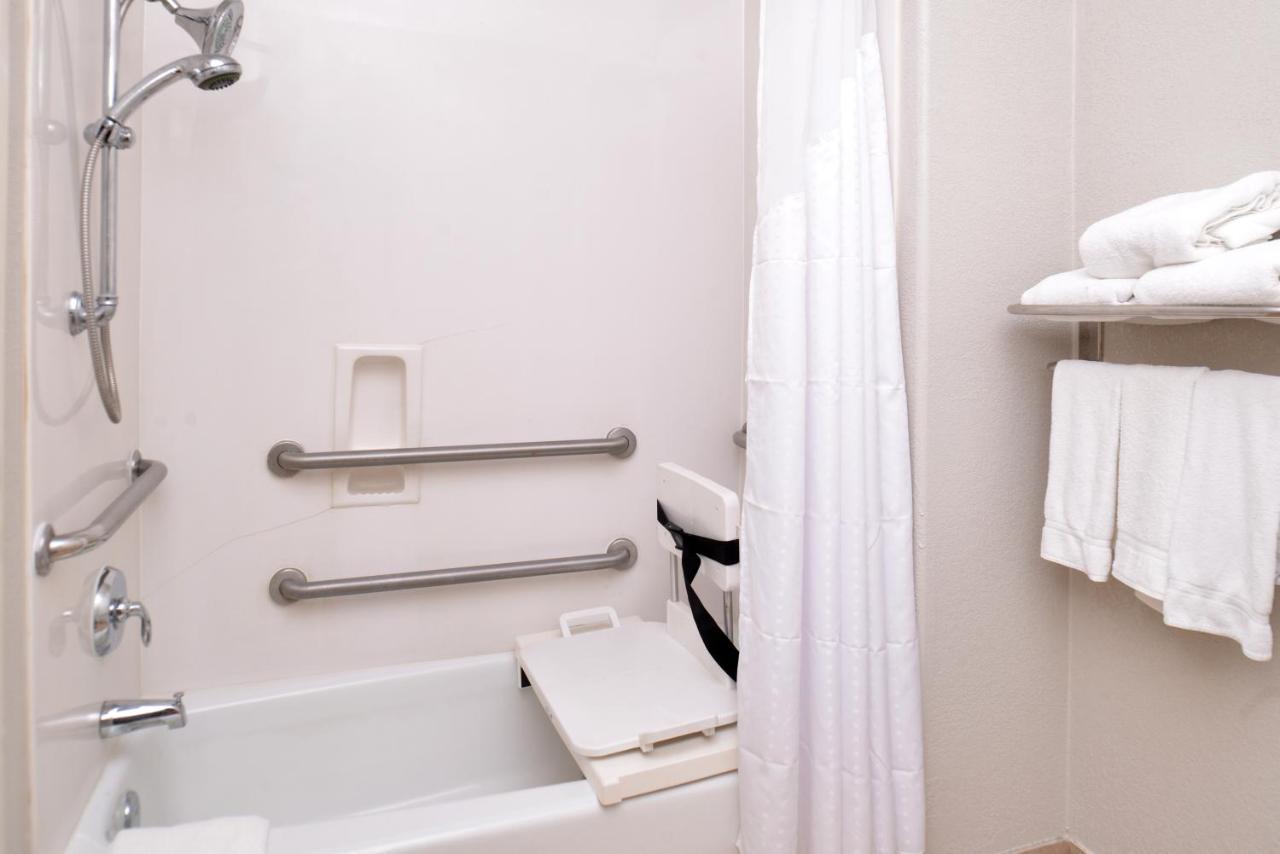 Holiday Inn Express & Suites San Antonio South Dış mekan fotoğraf